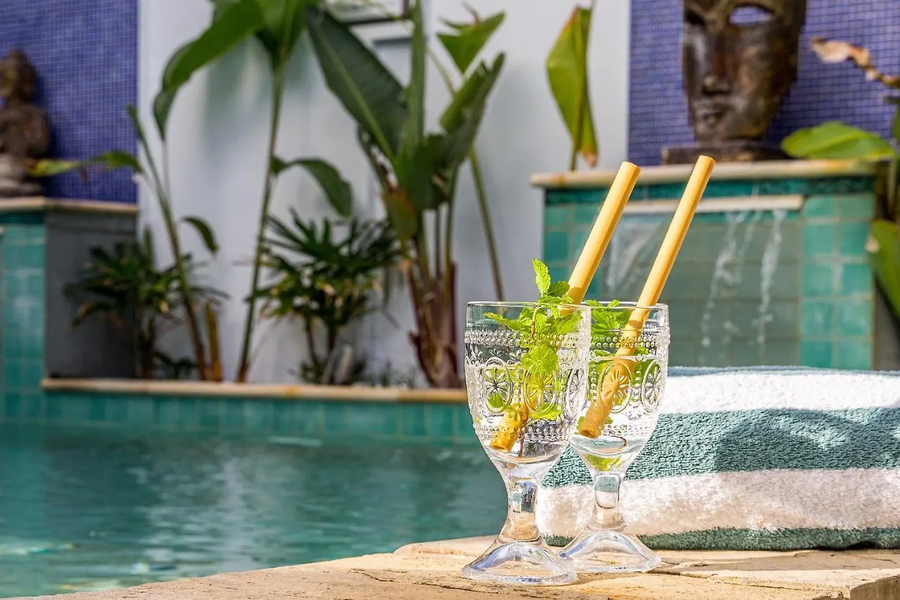Azur Byron Bay Otel