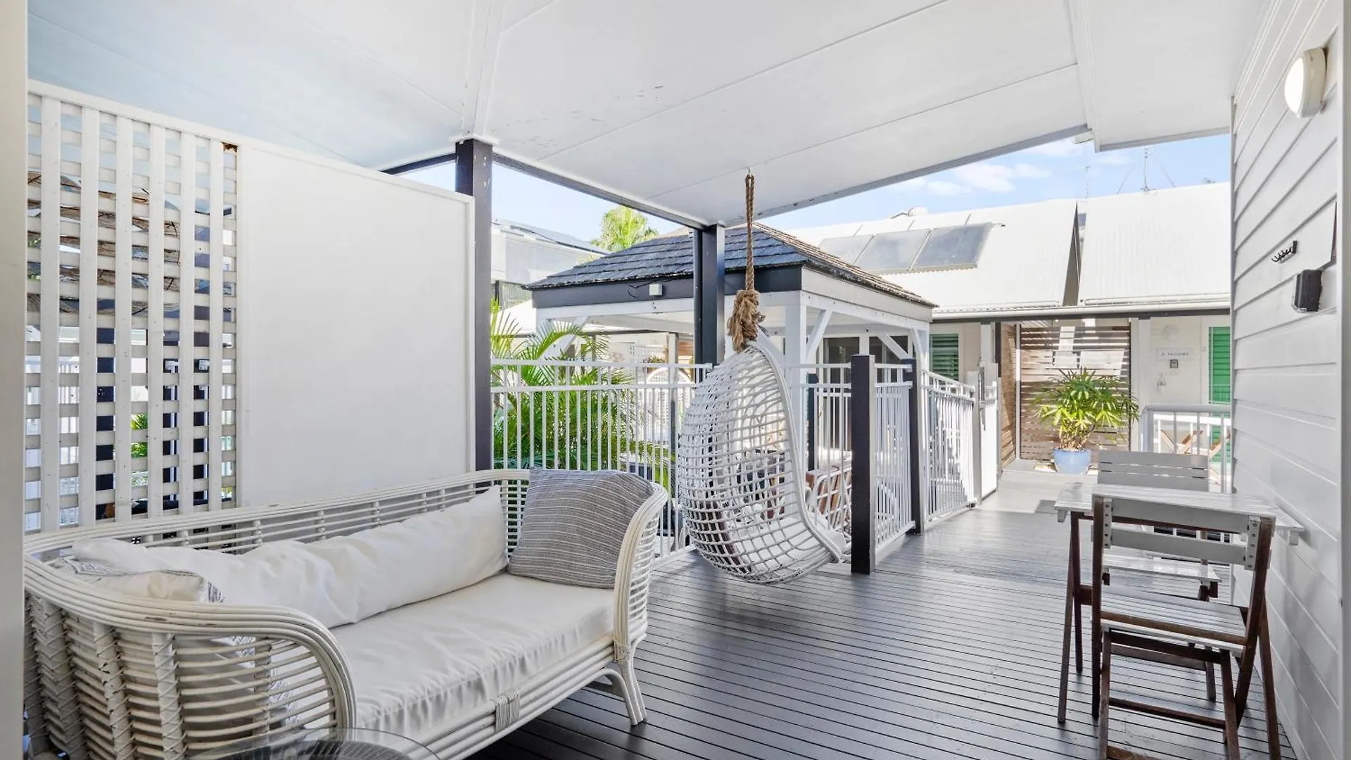 Guest house Azur Byron Bay Hotel