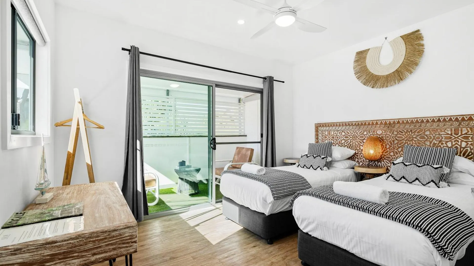 Azur Byron Bay Hotel 4*,