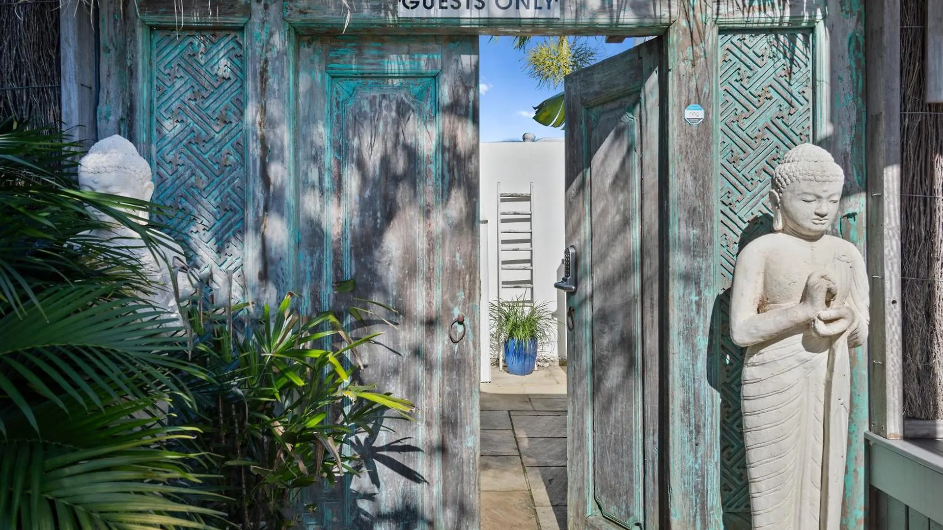 Azur Byron Bay Hotel 4*,  Australia