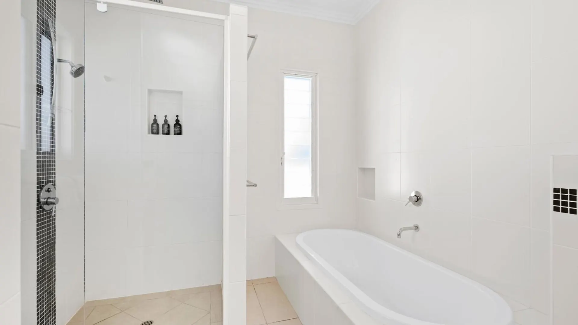 Azur Byron Bay Hotel Guest house