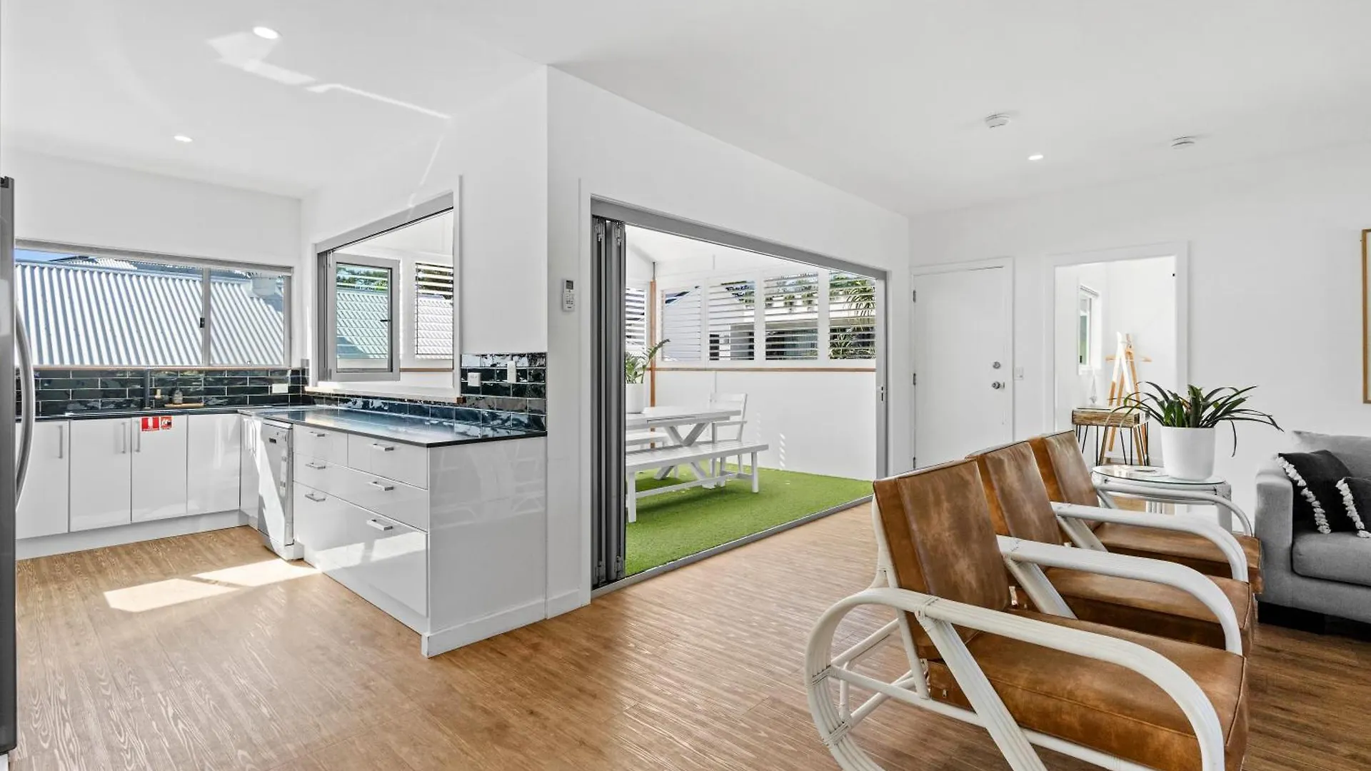 Azur Byron Bay Hotel Guest house